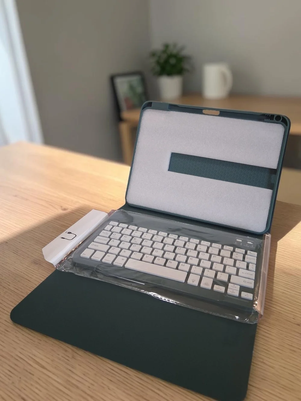 Wireless  Keyboard with White Keys and Green Frame